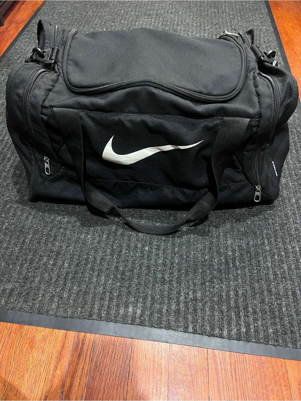 Nike Black Duffle Gym Travel Carry On Bag Weekend Sports Adjustable Strap